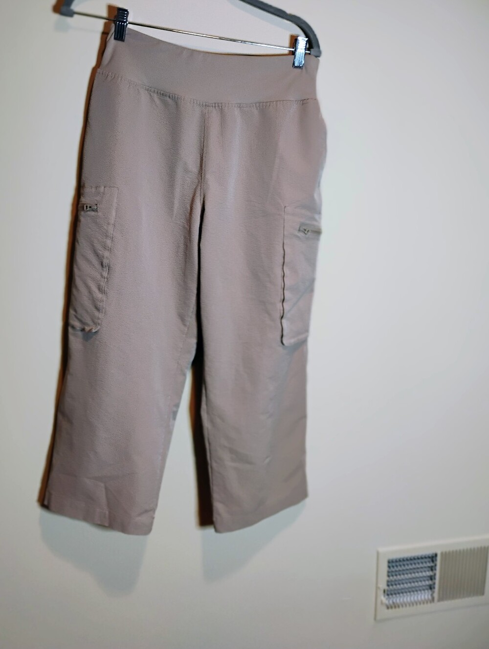 Sage Women's Taupe Pull-On Cargo Crop Pants Size M